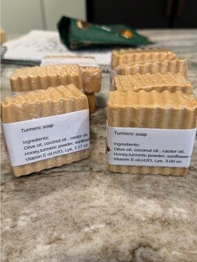 Handmade Turmeric Body Soap Bar (Beige)